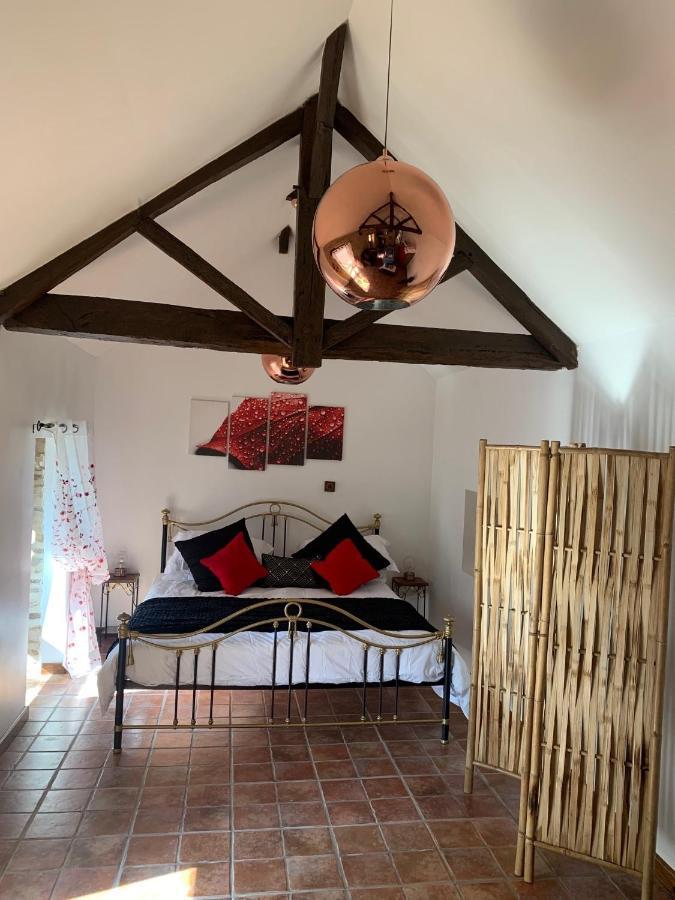 La Petite Ecurie Villa Saint-Yrieix-la-Perche Exteriör bild
