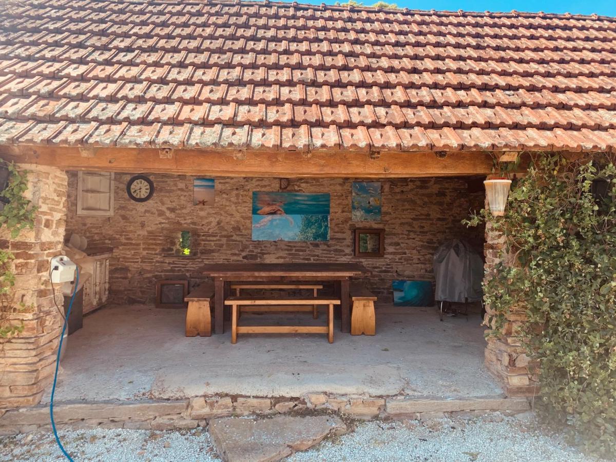 La Petite Ecurie Villa Saint-Yrieix-la-Perche Exteriör bild